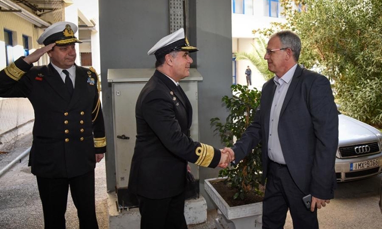Επίσκεψη ΑΝΥΕΘΑ Παναγιώτη Ρήγα και Αρχηγού ΓΕΝ στο Ναυτικό Νοσοκομείο Αθηνών για Ανταλλαγή Ευχών